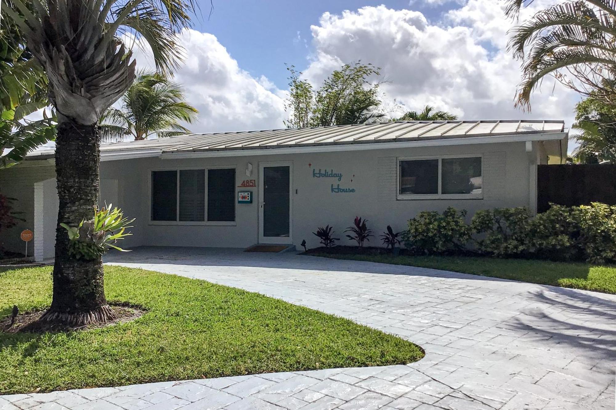 Holiday House * Fort Lauderdale