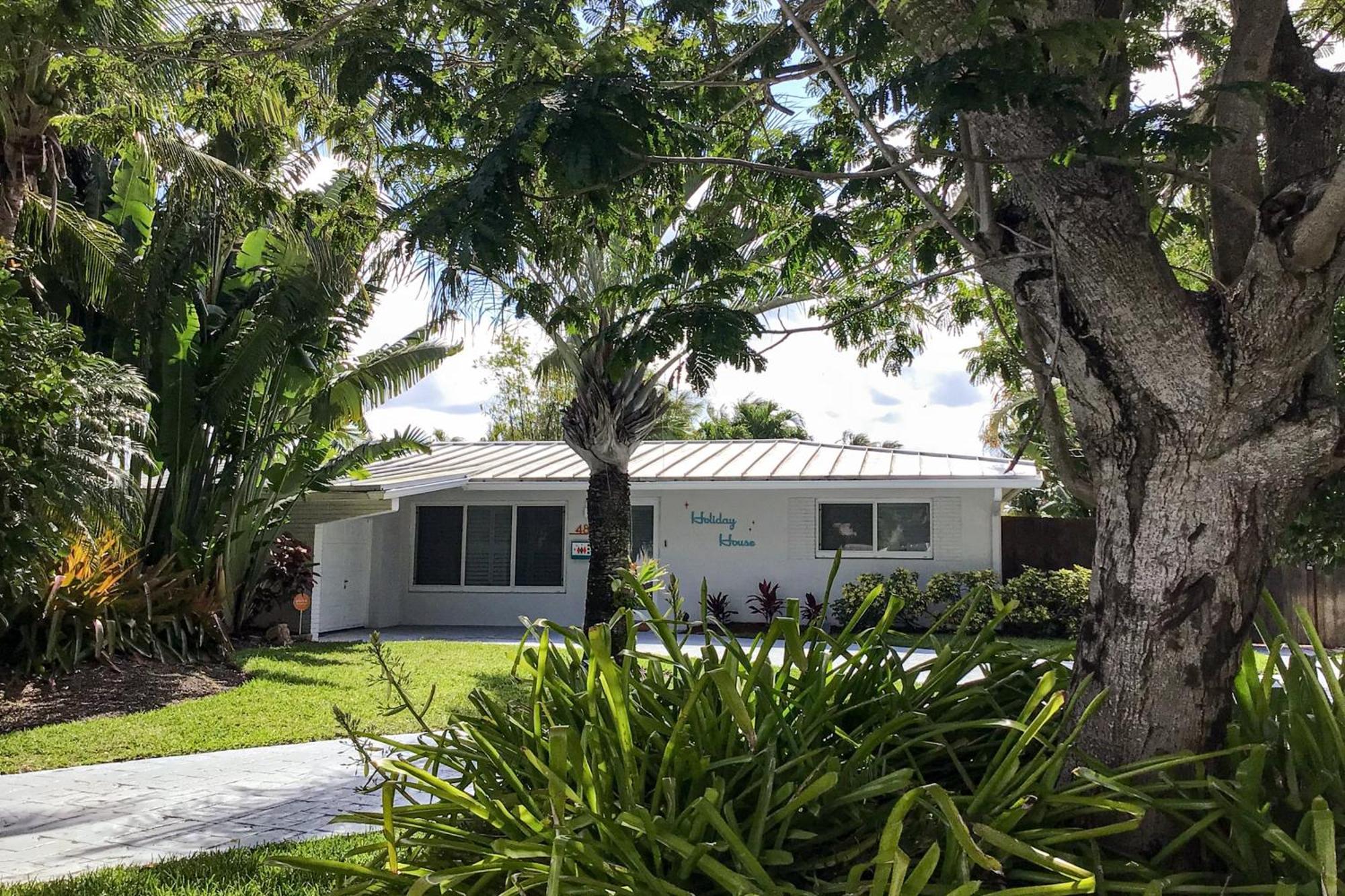 Holiday House * Fort Lauderdale