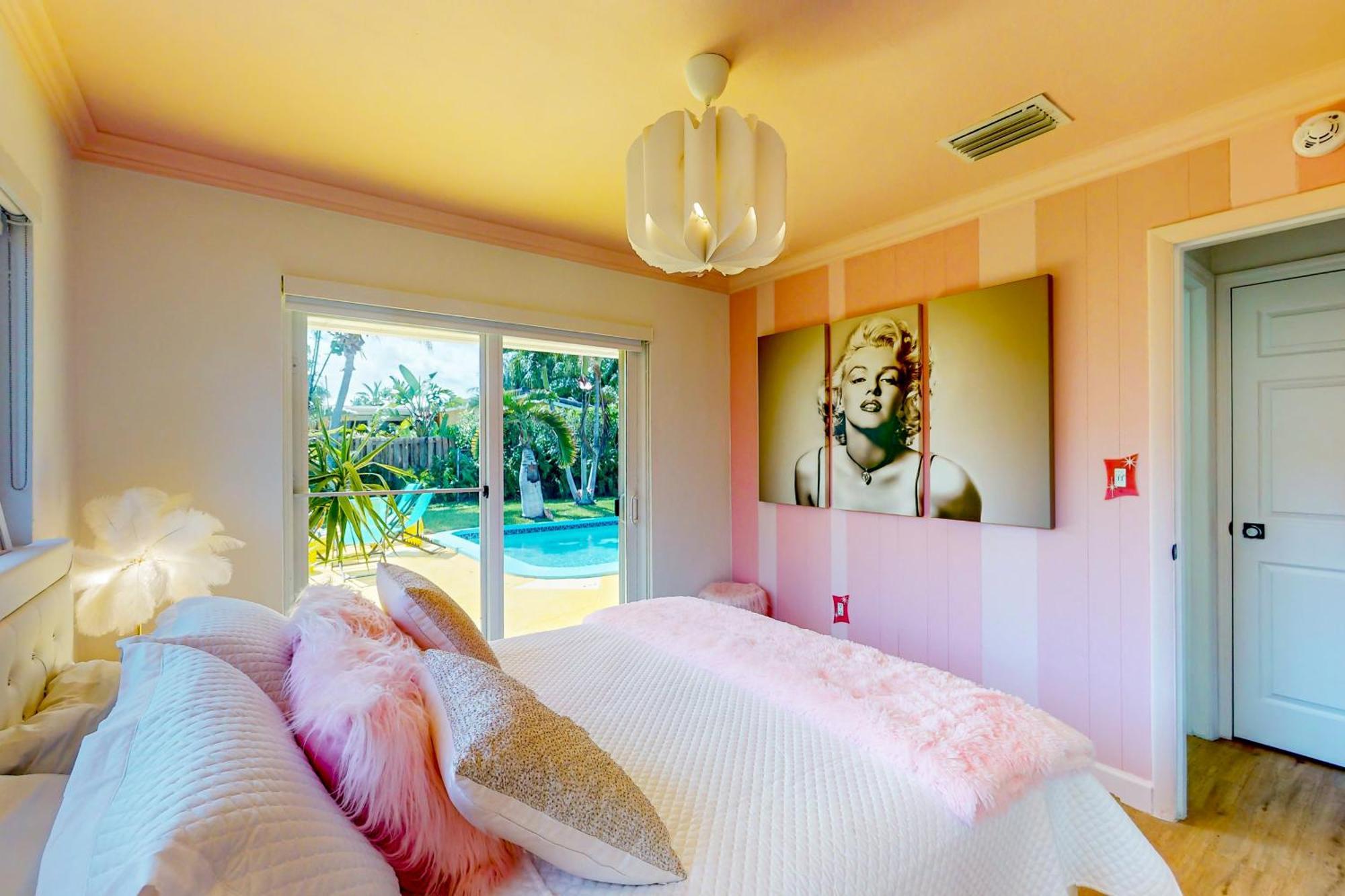 Holiday House *